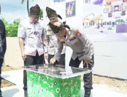 Peletakan Batu Pertama Pembangunan Polsek Tambak Bawean Gresik Oleh Kapolda Jatim