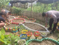 Polsek Bungah Gresik Dampingi Petani Wujudkan Ketahanan Pangan di Desa Kisik