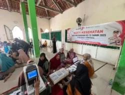 Peringati Hari Bhayangkara, Polres Gresik Gelar Bakti Sosial Kesehatan Gratis bagi warga dan santri di Ponpes Hafiz Al-Qur’an