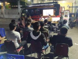 Satbinmas Polres Gresik Blusukan Malam Serap Aspirasi Warga GBA Lewat Program Kopi Keliling