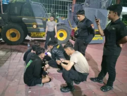 Gerak-Geriknya Mencurigakan, Tiga Pemuda Ini Diciduk Raimas Polres Gresik Saat Buang Barang Haram!