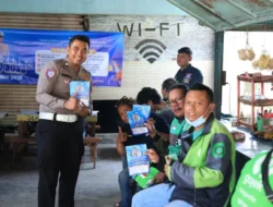 Satlantas Polres Gresik Gandeng Ojol Tekan Pelanggaran Lalu Lintas Saat Operasi Zebra Semeru 2025