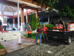 Ratusan Rumah Rusak Diterjang Puting Beliung, Polres Gresik dan BPBD Sigap Bantu Warga