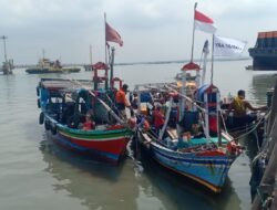 Satpolairud Polres Gresik Amankan 3 Kapal Nelayan Pengguna Jaring Trawl di Karang Jamuan
