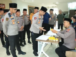 Kapolres Gresik Pimpin Tes Urine PJU, Seluruh Pejabat Utama Polres Gresik Negatif Narkoba