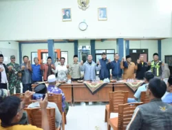 Kapolres Gresik Tegaskan Komitmen Jaga Kamtibmas Usai Mediasi Warga Campurejo dan Banyutengah