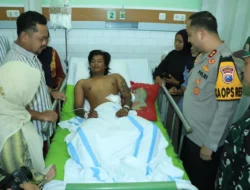 Forkopimda Gresik Besuk Korban Luka Tusuk di RSUD Ibnu Sina, Tegaskan Komitmen Jaga Kondusivitas Kamtibmas