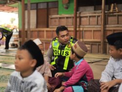 Police Goes to Pondok Pesantren, Satlantas Polres Gresik Tanamkan Tertib Lalu Lintas ke Santri