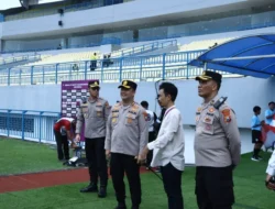 Kapolres Gresik Pimpin Langsung Pengamanan ASEAN U-17 Boys Championship 2026, Pertandingan Perdana Aman dan Kondusif