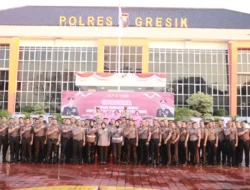 79 Personel Polri dan 3 PNS Polres Gresik Naik Pangkat, Kapolres: Layani Masyarakat dengan Hati