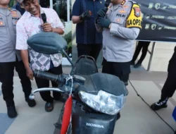 Polres Gresik Berhasil Ungkap Curanmor, Petani Balongpanggang Senang Motornya Kembali
